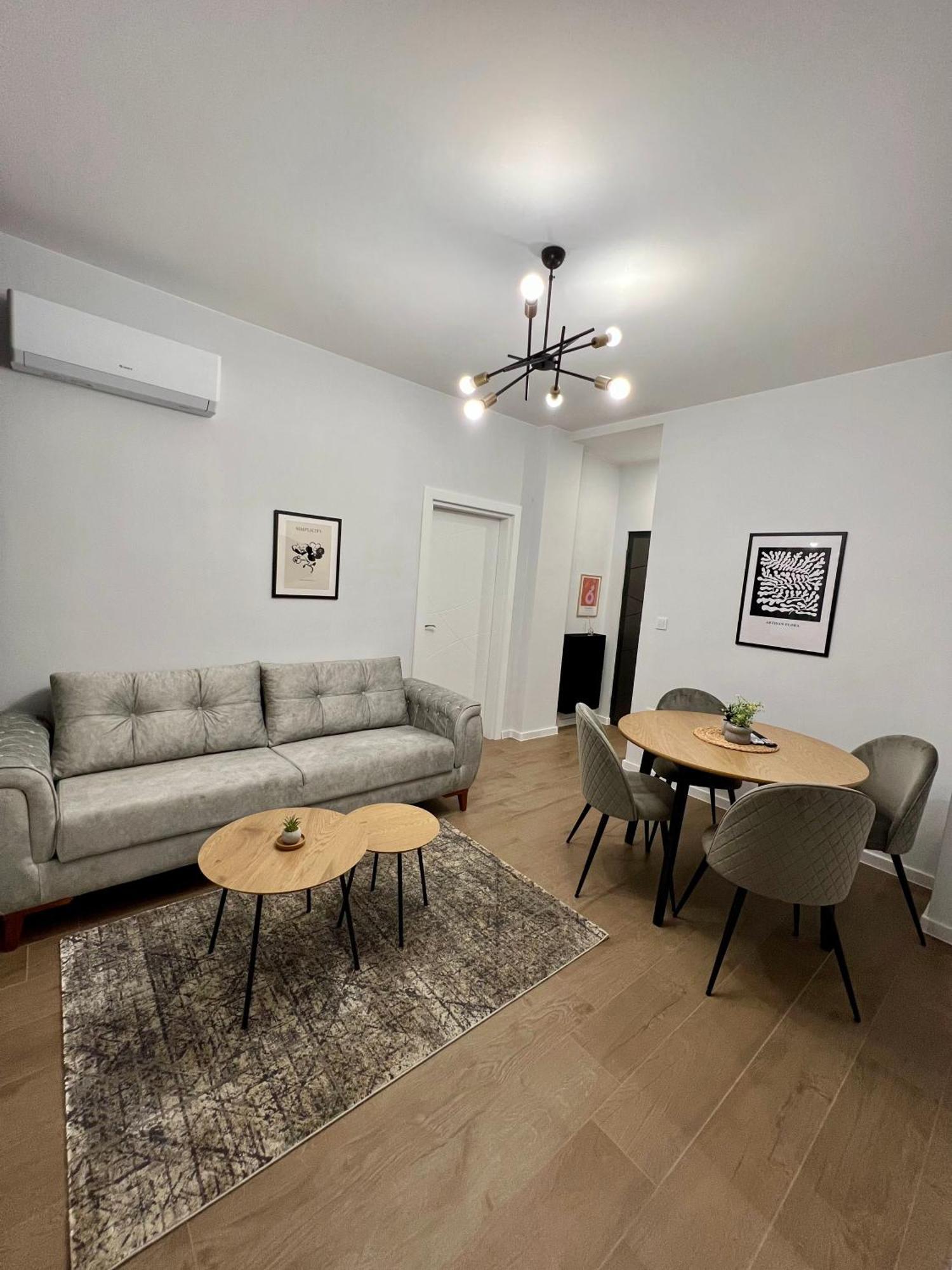 Vanquish Central Apartment Varna Exterior foto